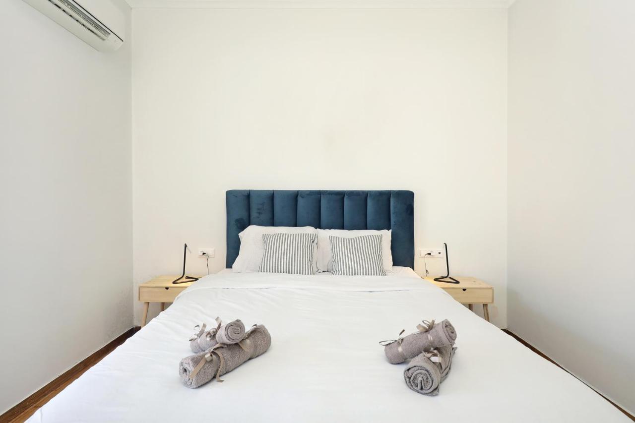 Elegant Living - Greecing